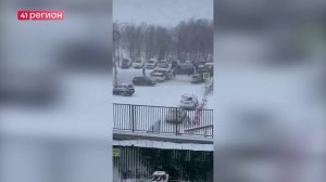 ОЧЕРЕДНОЙ ЦИКЛОН НА ПОЛУОСТРОВЕ: СНЕГ И ВЕТЕР ПРЕВРАЩАЮТ ДОРОГИ В ЗЕРКАЛО • НОВОСТИ КАМЧАТКИ