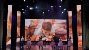 Вокальный ансамбль «Звоночек». «Мама, папа, я»