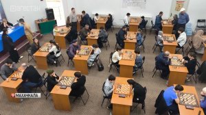 В Махачкале шахматисты сразились в блиц-турнире «Мемориал Нурбаганда Гапизова»