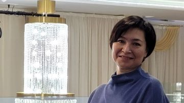 Зифа пришла, уставшая от жизни и семьи. Теперь знает, кто она, что её, что не её, и как жить дальше.