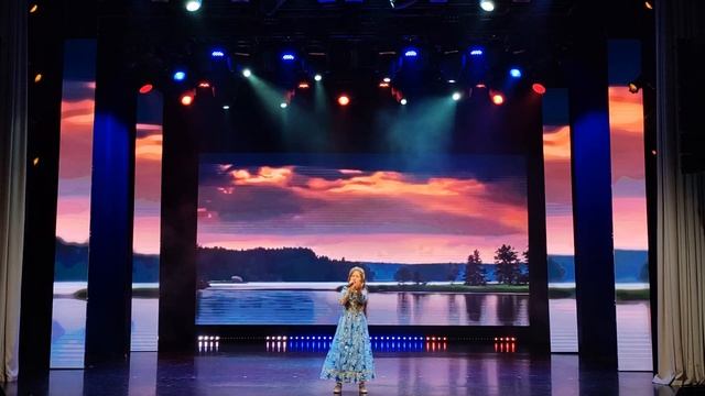 Вокальный ансамбль «Звоночек». Злата Харченко – «Россия моя»