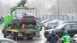 Сын экс-депутата угнал авто со штрафстоянки и сбил охранника