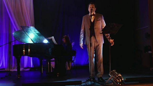 Средь шумного бала -  исполняет Александр Стрижиченко, за роялем Ирина Муравлёва