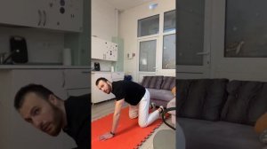 Челлендж: зарядка на рабочем месте для хорошей осанки ￼