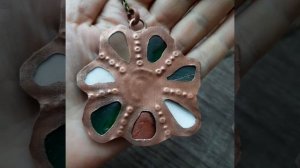 Необычные медные кулоны с фарфором, стеклом, камнями