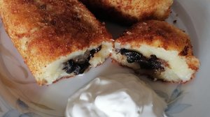 Картофельные пирожки с грибами на сковороде