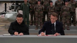Макрон и Зеленский подписали договор о поставках истребителей Киеву.