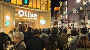 Вечерняя прогулка по Сибуе ✨ Токио ночью огни люди атмосфера Японии