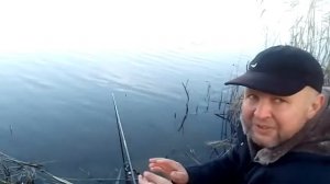 Ловля рыбы поздней осенью.