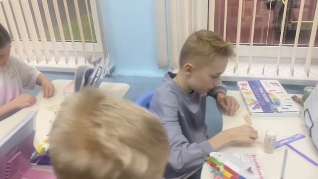 У ребят четвертых классов прошла увлекательная практическая работа по теме «Многогранник» смотреть онлайн