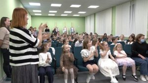 Будущие музыканты, художники и танцоры прошли посвящение в первоклассники