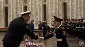 Клятва служить Родине с доблестью и честью.