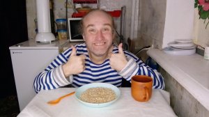 ужин с сонным Рыжулей. тариф без абонентской платы. мукбанг. обжор. еда на камеру. диета. шизофрения