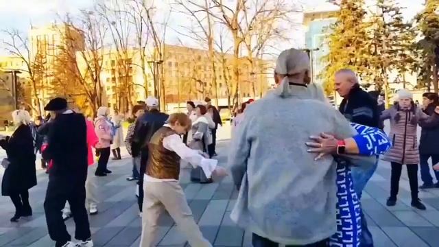 ВИЖУ ТЕНИ НАИСКОСОК, ВИЖУ БЕРЕГ С ПОЛОСКОЙ ИЛА ТАНЦЫ 2025 #kharkiv смотреть онлайн