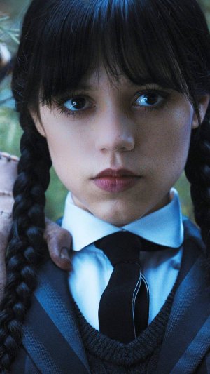 Какой сезон уэнсдэй вам понравился больше ?