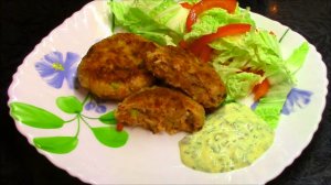 Рыбные котлеты с соусом тартар, котлеты из горбуши.