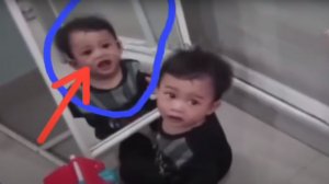 ДЕМОН В ОТРАЖЕНИИ ЗЕРКАЛА? НАСТОЯЩАЯ ЖУТЬ. УЖАСЫ. МИСТИКА