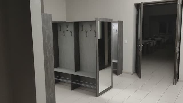 Раздевалка с 83-мя крючками. 202