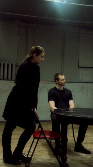 слежу за всем