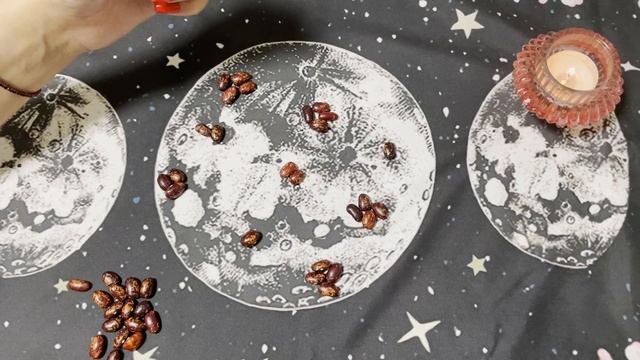 Его отношение к Вам сейчас. Гадание на бобах. Кумалак ашу