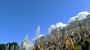 В Петергофе.