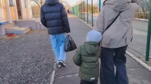 ВОСКРЕСНЫЙ ЗАВТРАК, ЖЕНЯ ЗА БАБУШКОЙ УХАЖИВАЕТ