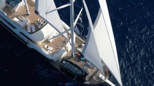 Моторно-парусная яхта Meira