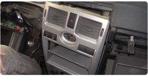 Как снять центральную консоль на Приоре