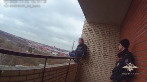 В Подмосковье сотрудники полиции спасли девушку от необдуманного шага