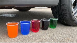 Машина давит предметы колесом! Эксперименты с колесом! Давим сок! Залипалка ASMR