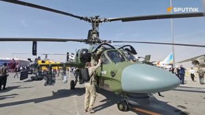 Российский ударный вертолет Ка-52 "Аллигатор" на проходящем в Дубае авиасалоне Dubai Airshow 2025