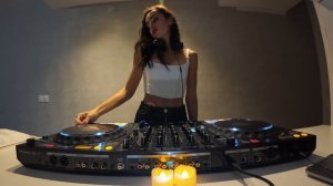 DJ SOFIA - MELODIC TECHNO & FUTURE RAVE DJ SET - SOFIAS NIGHT #11 (Artbat, John Summit, Morten)