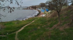 Пляж Молодежный и Бухта Застывших животных.