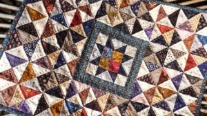 Нескучный пэчворк Трехцветные песочные часики