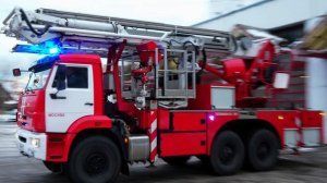 Два человека погибли при пожаре в квартире в Москве