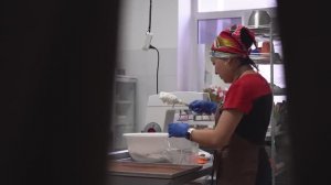 История женщины, которая не слышит / Сильные люд