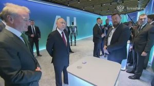 Президент осмотрел выставку достижений российских компаний в сфере ИИ, 19 ноября 2025 года