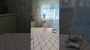 ребята мы едим дубайский шоколад Вика посмотрите и поставьте лайк и подпишитесь