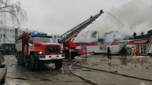 В Сургуте при пожаре в супермаркете пострадали 4 человека