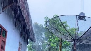 СИЛЬНЫЙ ЛИВЕНЬ В ИНДОНЕЗИЙСКОЙ ДЕРЕВНЕ, ПРОГУЛЯЙТЕСЬ С НАМИ И ОТДОХНИТЕ ПОД ДОЖДЕМ.