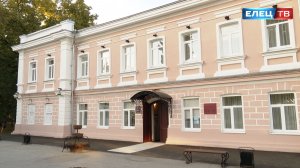 «Чаще смотри на небо…»: в драмтеатре «Бенефис» состоялась премьера спектакля «Фиолетовые облака»