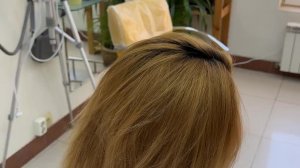 «Преображение из рыжего в бежевый блондин — это всегда волшебство. Если вы готовы на такое преобр...