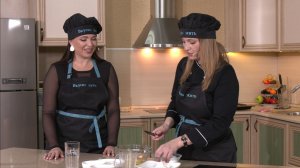 По-праздничному красиво. Рецепт новогоднего полена – в программе «Вкусно жить».