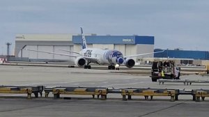 R2-D2 Boeing 787-9 DreamLiner t
