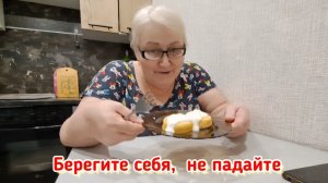 Готовлю в духовке куриные ножки с картошкой и квашеной капустой, ем сырники и думаю, почему это так