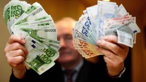 Оплата крупных покупок наличными в Европе окончательно уходит в прошлое