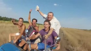 И.РАСТЕРЯЕВ "Я - МОЛОДОЙ!" иду...не знаю куда!