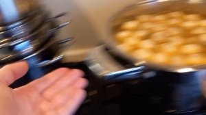 вкусный влог , суп с пельменями и галушки , готовлю ...