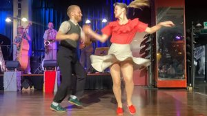 БУГИ-ВУГИ-импровизация от Сондре и Тани! #Танцы