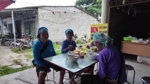 Уличный продуктовый рынок Вьетнама